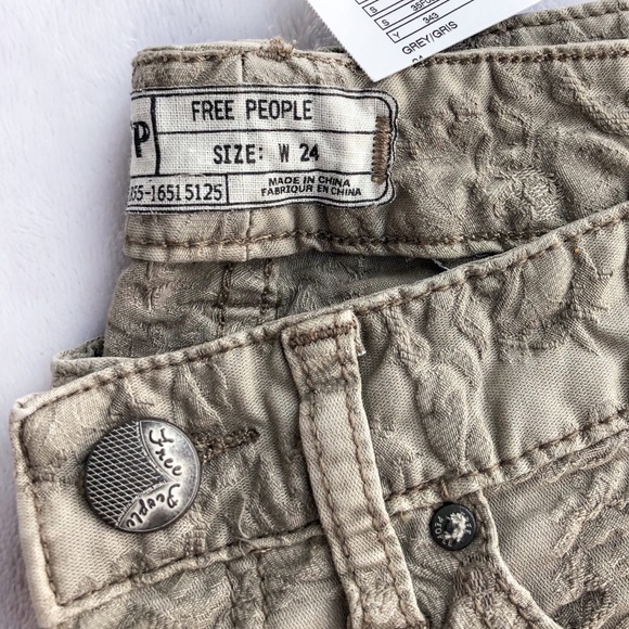 NWT Free People Grey Textured Jacquard Skinny Jeans 24 - Picture 9 of 9